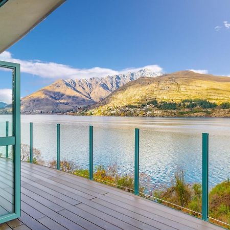 Huge Lakefront Delight - Queenstown Holiday Home Exterior photo